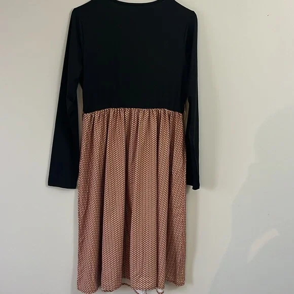 Flowy long sleeve dress - Picture 4 of 5